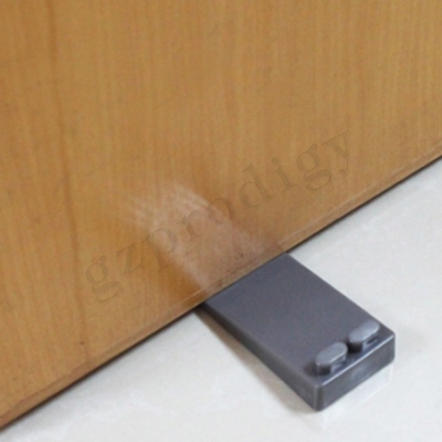 OEM 논슬립 PVC 플라스틱 도어 쐐기 88x40x19mm 짙은 회색 색