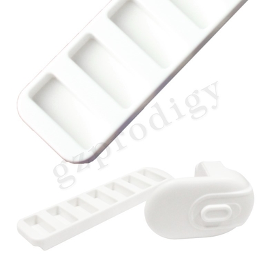 OEM 탄탄한 아기 안전 장치 ABS 재료 화이트 색 156x53x68.5mm