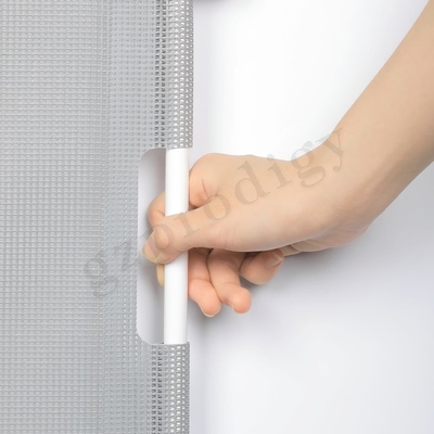 130x87.5x8.5cm 아기 안전문 환경적으로 우호적 ABS+PVC 메쉬