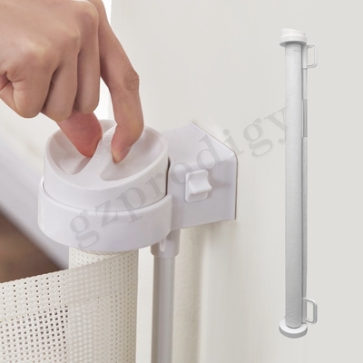 130x87.5x8.5cm 아기 안전문 환경적으로 우호적 ABS+PVC 메쉬